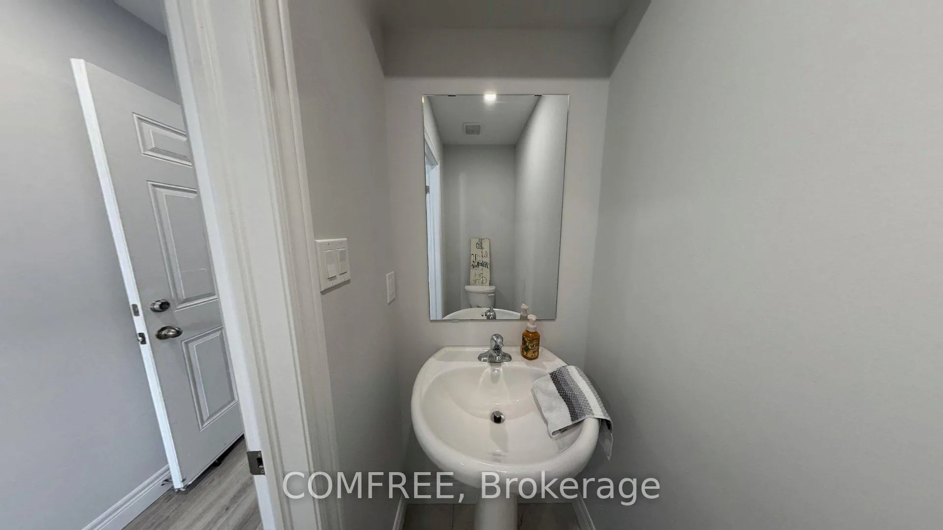 Photo 11 of 31 McConnell Crescent, Bracebridge, Macaulay — HOMEH