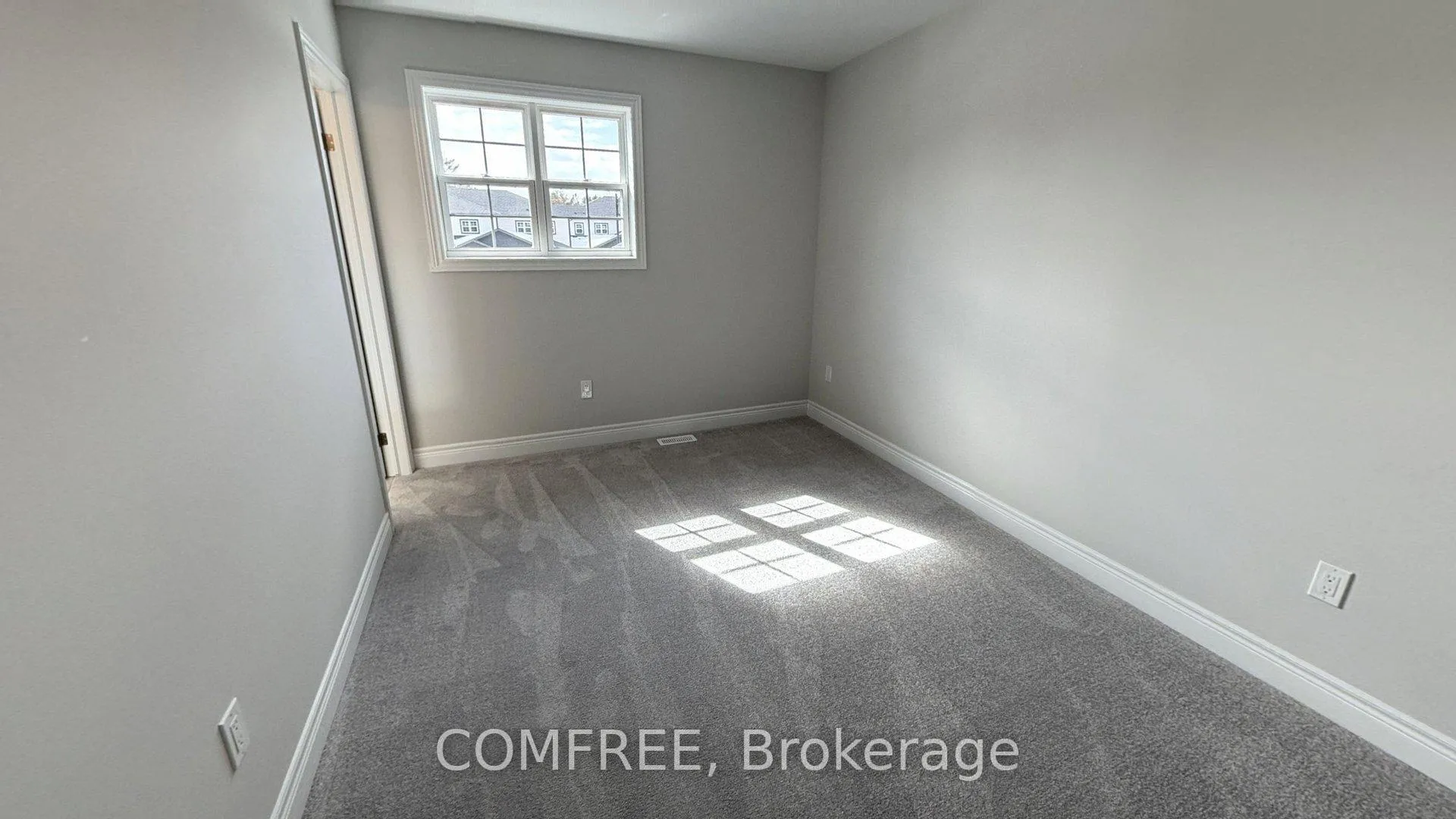 Photo 12 of 31 McConnell Crescent, Bracebridge, Macaulay — HOMEH