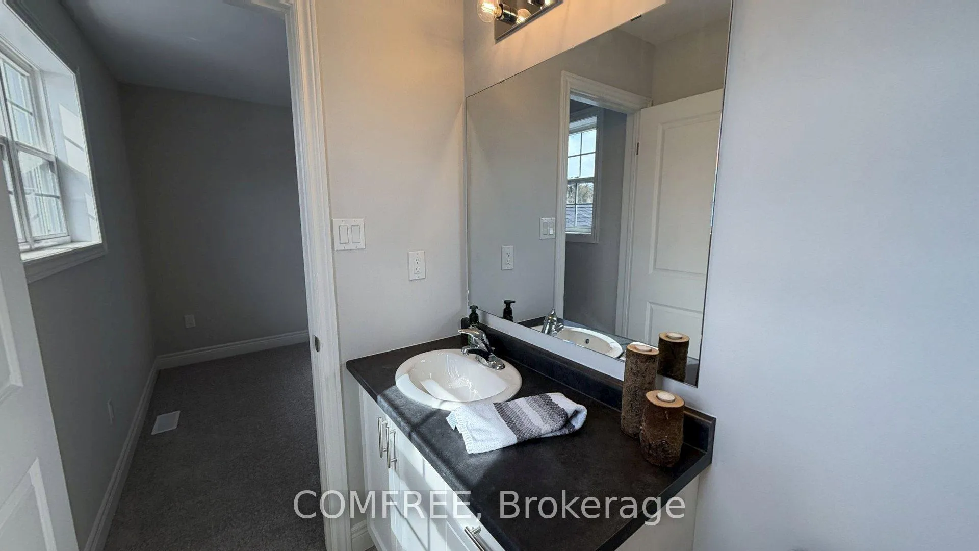 Photo 16 of 31 McConnell Crescent, Bracebridge, Macaulay — HOMEH