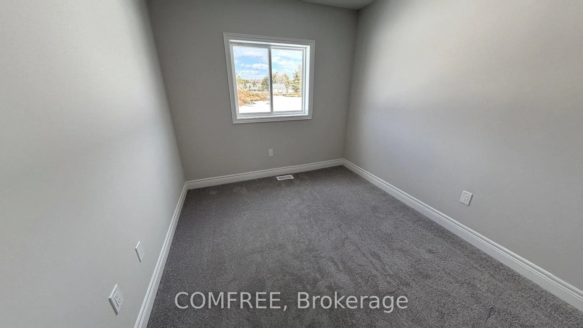 Photo 21 of 31 McConnell Crescent, Bracebridge, Macaulay — HOMEH