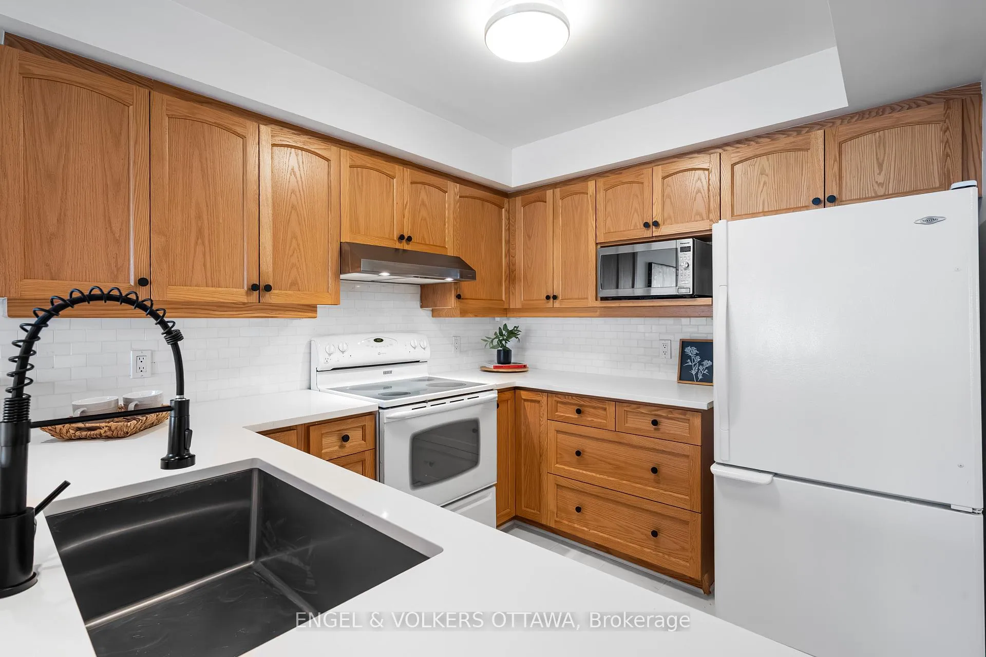 Photo 4 of 293 Silbrass Private, Ottawa, Barrhaven - Stonebridge — HOMEH