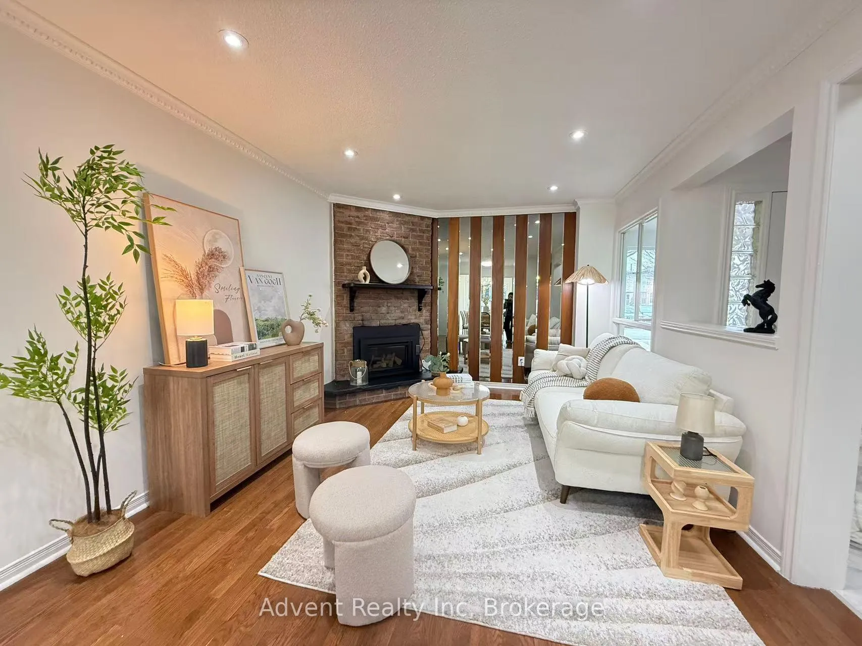 Photo 2 of 45 Cheeseman Drive, Markham, Milliken Mills West — HOMEH
