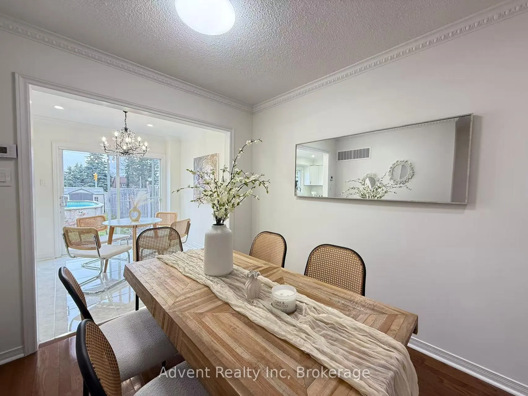 Photo 3 of 45 Cheeseman Drive, Markham, Milliken Mills West — HOMEH