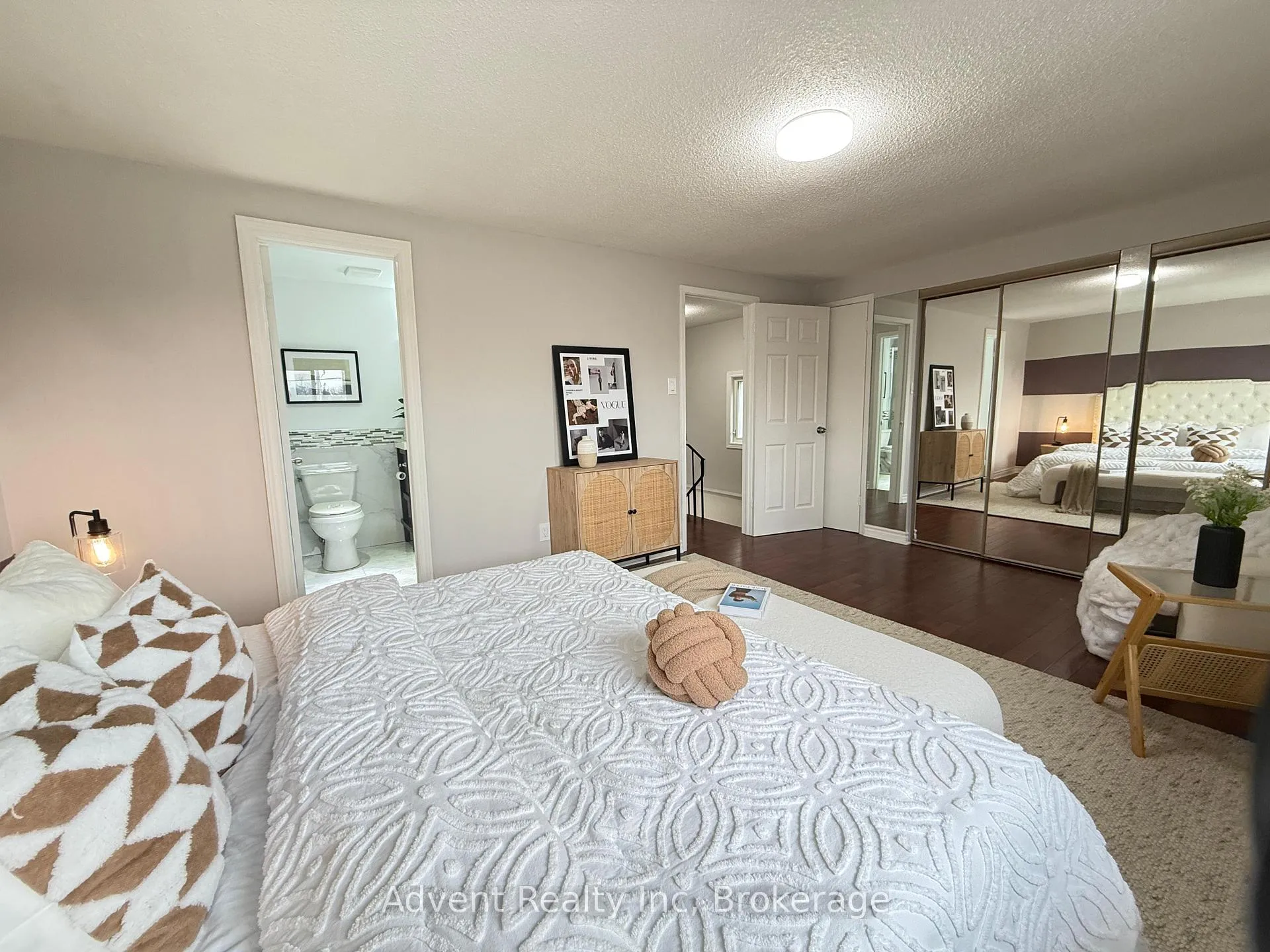 Photo 7 of 45 Cheeseman Drive, Markham, Milliken Mills West — HOMEH