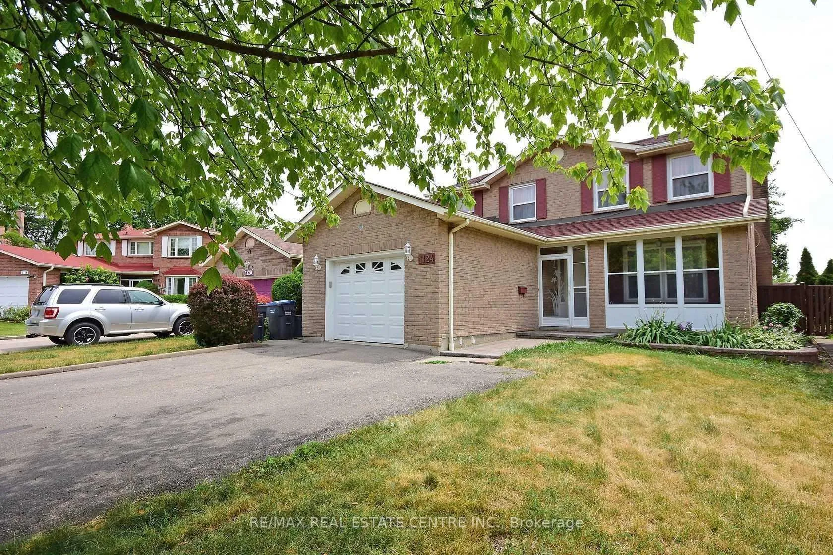 Front of 1124 Shagbark Crescent