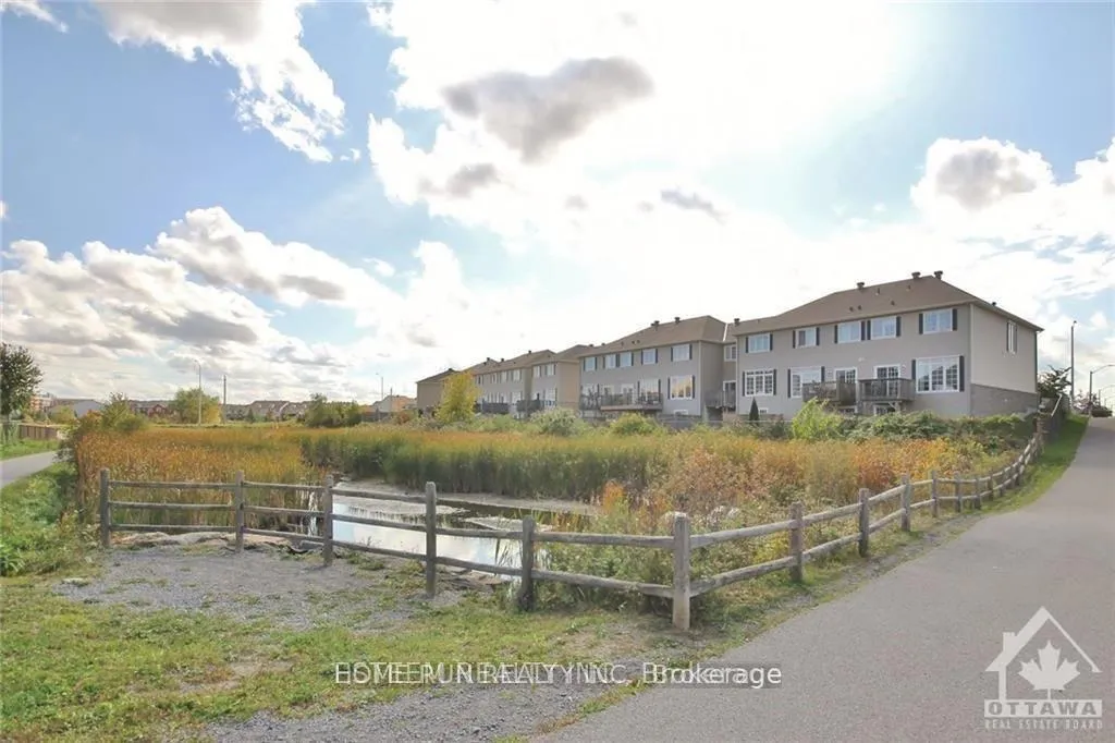 Photo 8 of 608 Pepperville Crescent, Ottawa, Kanata - Emerald Meadows/Trailwest — HOMEH