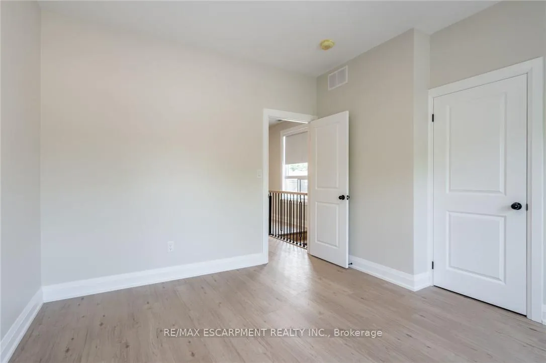 Photo 7 of Unit A, 9 Munn Street, Hamilton, Raleigh — HOMEH