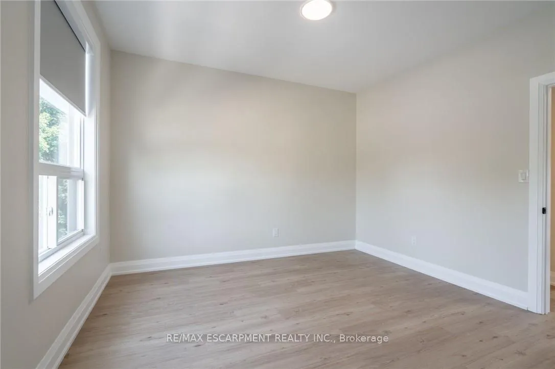 Photo 8 of Unit A, 9 Munn Street, Hamilton, Raleigh — HOMEH