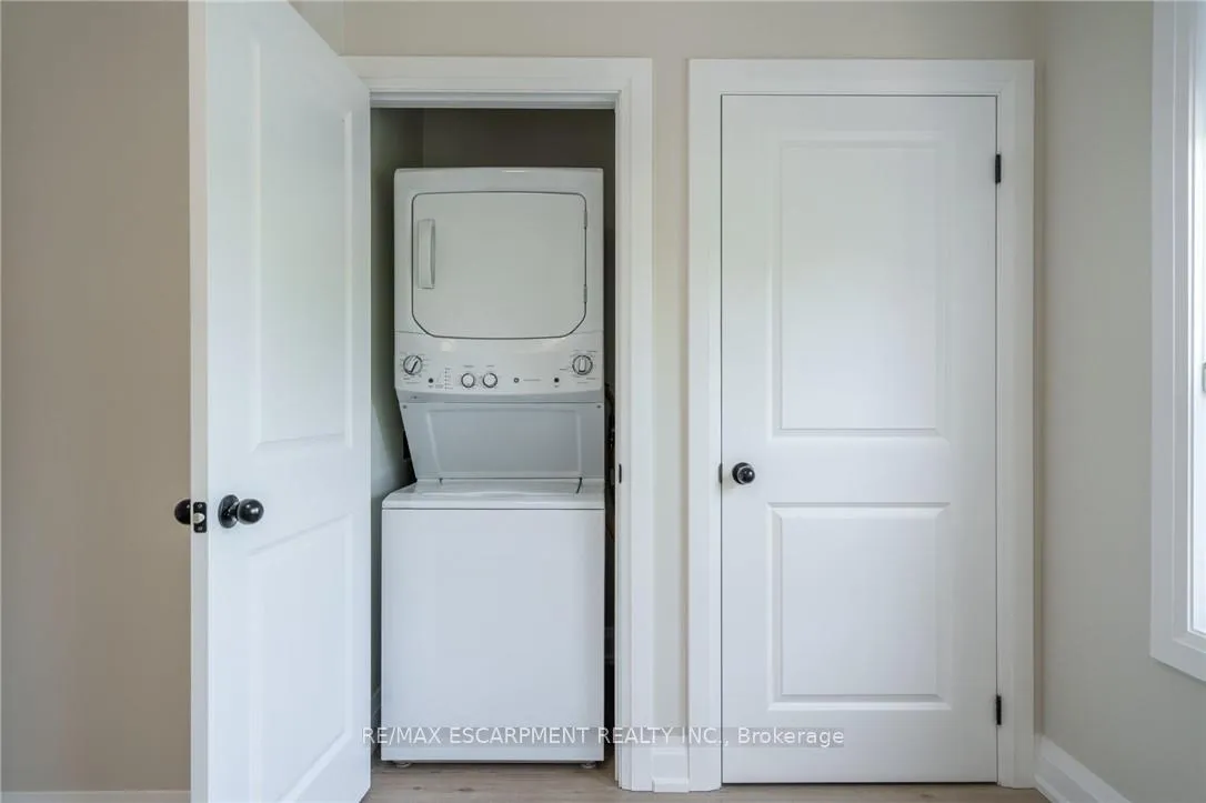 Photo 9 of Unit A, 9 Munn Street, Hamilton, Raleigh — HOMEH