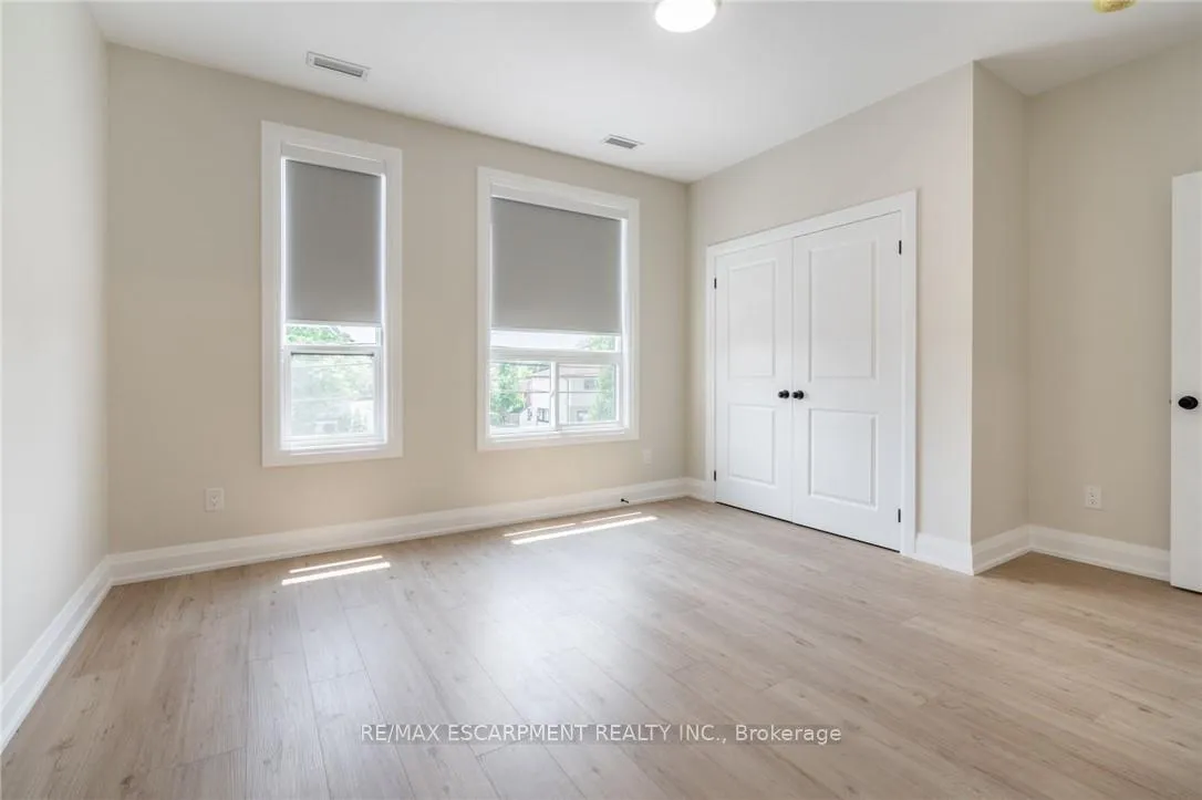 Photo 11 of Unit A, 9 Munn Street, Hamilton, Raleigh — HOMEH