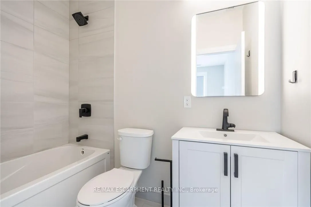Photo 14 of Unit A, 9 Munn Street, Hamilton, Raleigh — HOMEH