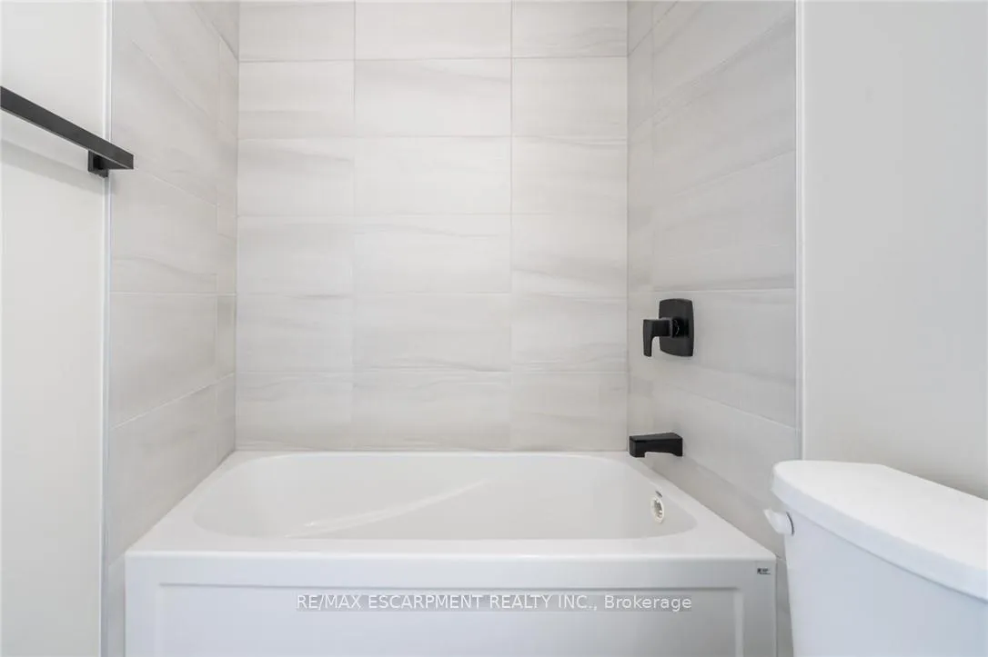 Photo 15 of Unit A, 9 Munn Street, Hamilton, Raleigh — HOMEH
