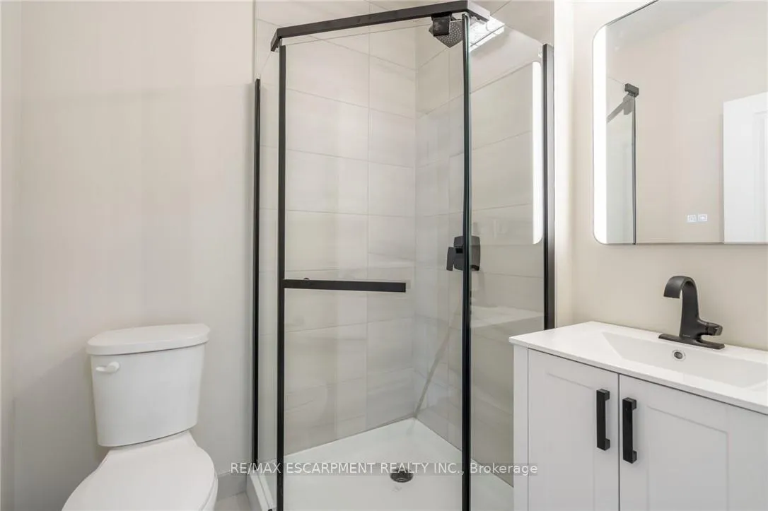 Photo 16 of Unit A, 9 Munn Street, Hamilton, Raleigh — HOMEH