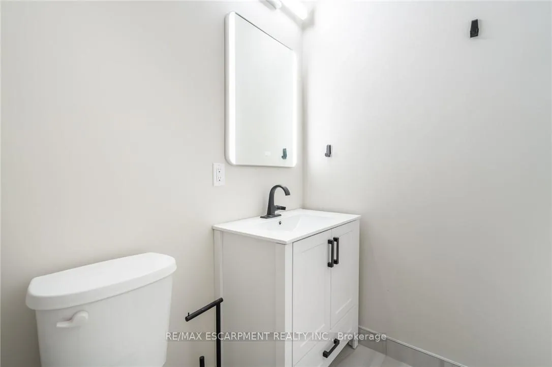 Photo 18 of Unit A, 9 Munn Street, Hamilton, Raleigh — HOMEH