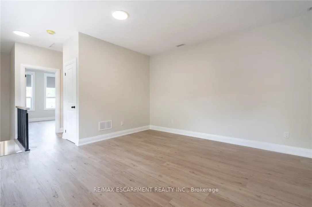 Photo 21 of Unit A, 9 Munn Street, Hamilton, Raleigh — HOMEH