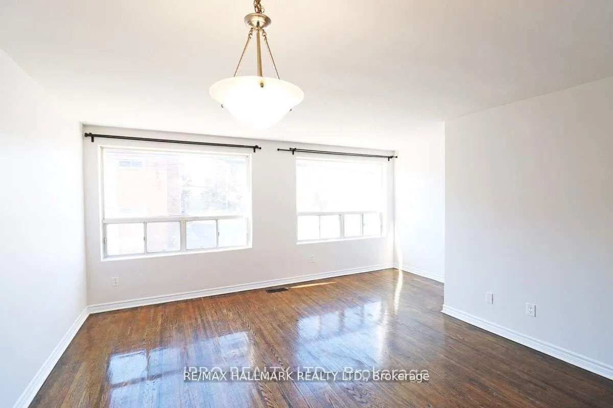 Photo 1 of 1237E Woodbine Avenue, Toronto, Woodbine-Lumsden — HOMEH