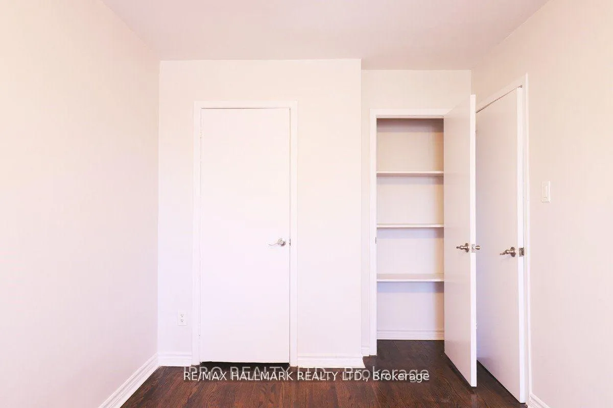 Photo 7 of 1237E Woodbine Avenue, Toronto, Woodbine-Lumsden — HOMEH
