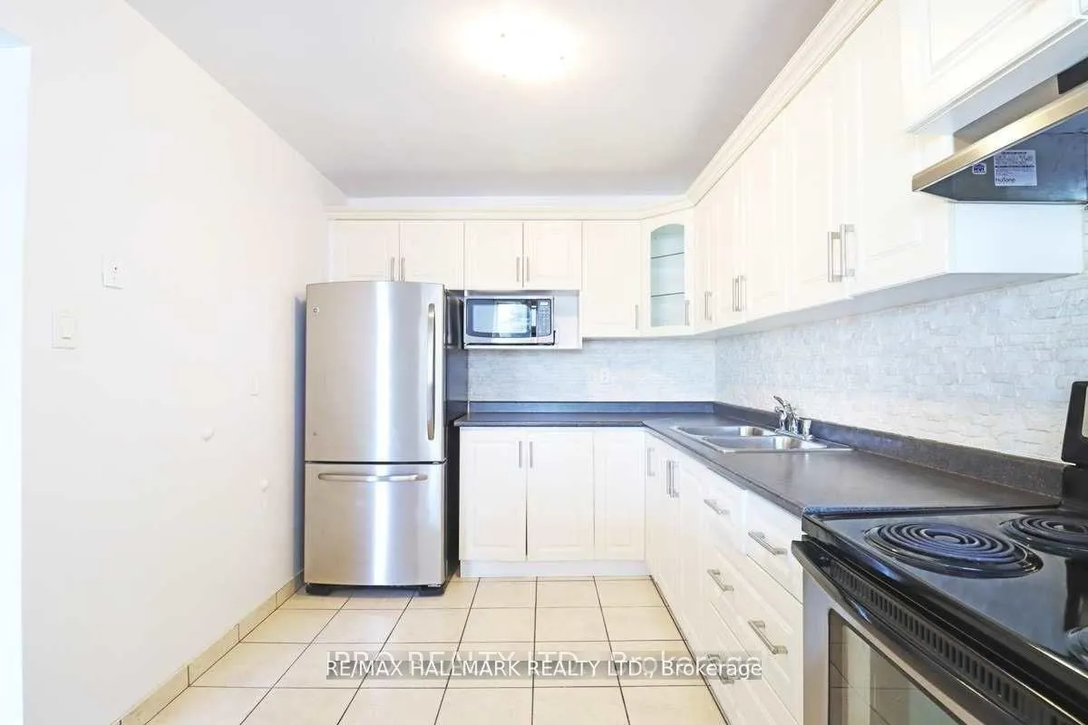 Photo 12 of 1237E Woodbine Avenue, Toronto, Woodbine-Lumsden — HOMEH