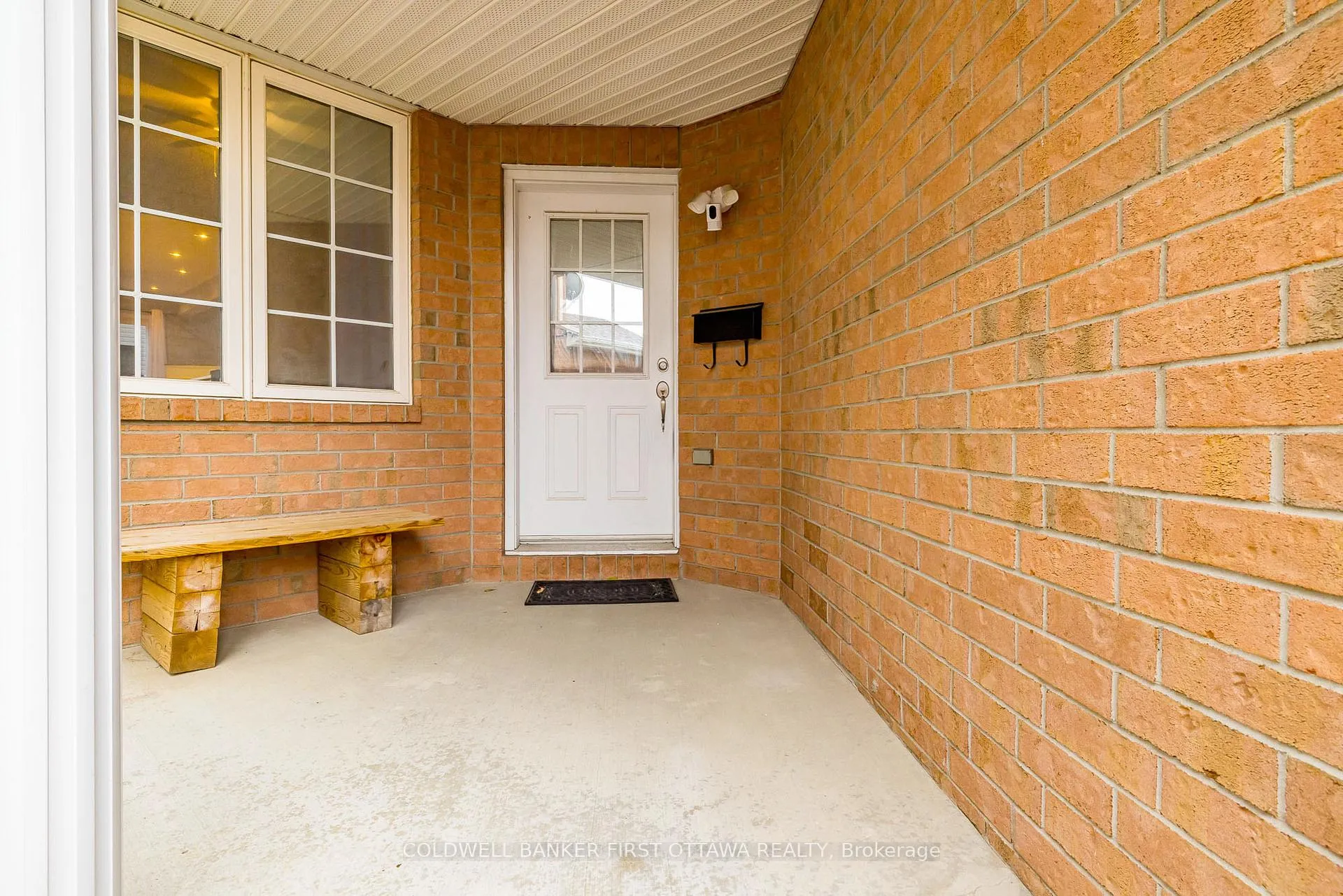 Photo 4 of 92 Deerfox Drive, Ottawa, Barrhaven - Longfields — HOMEH