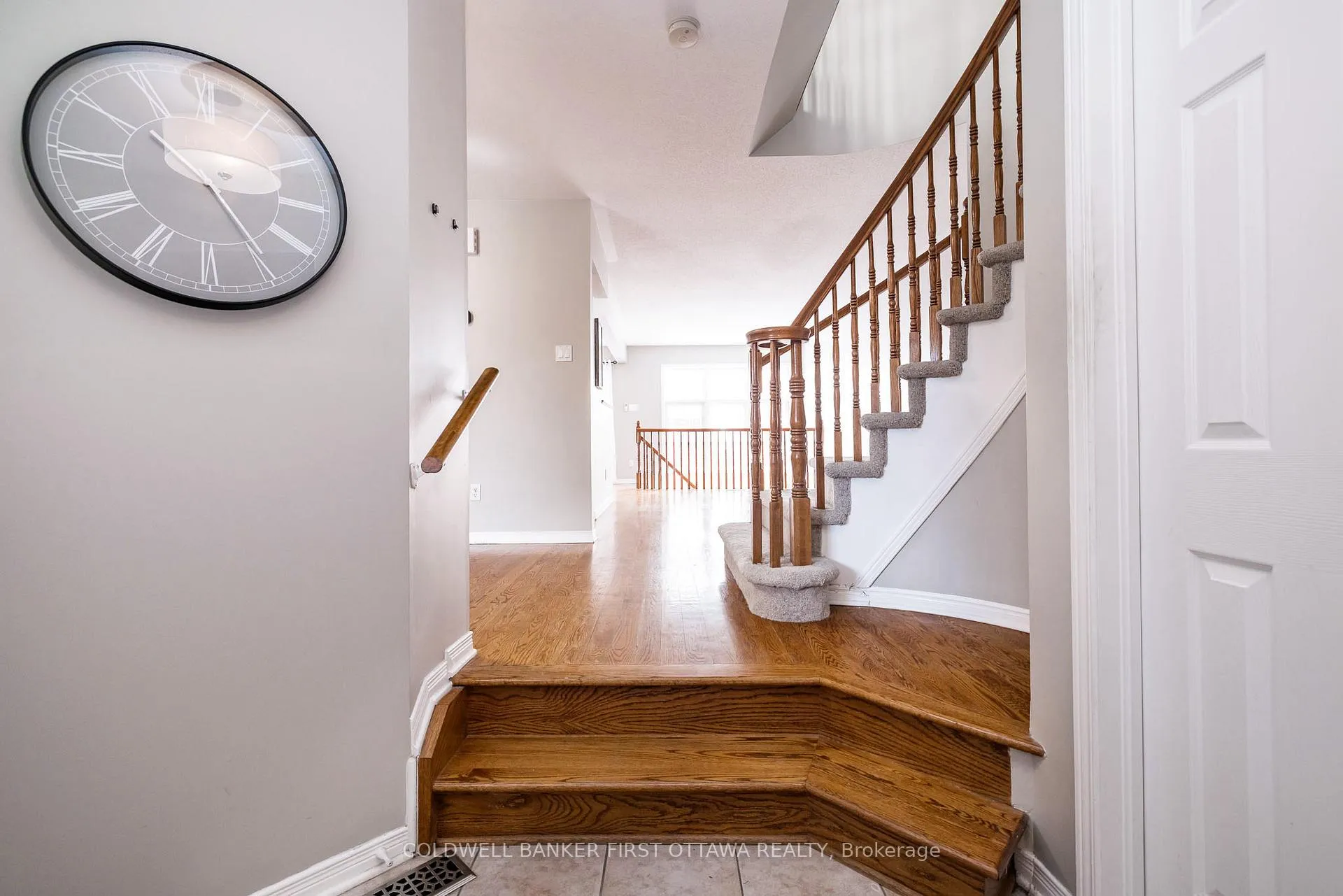 Photo 6 of 92 Deerfox Drive, Ottawa, Barrhaven - Longfields — HOMEH