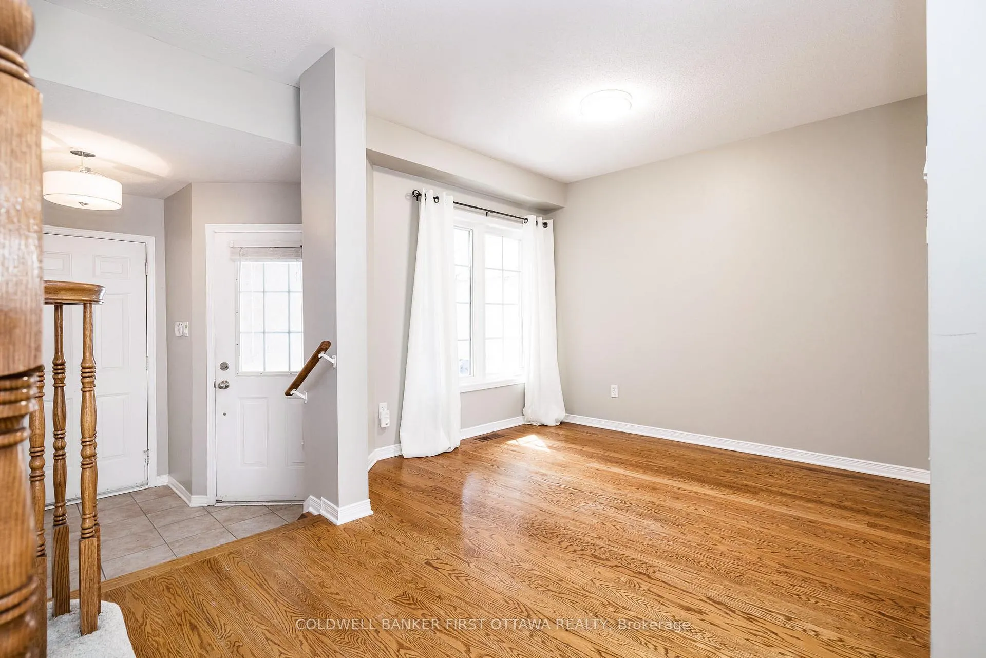Photo 7 of 92 Deerfox Drive, Ottawa, Barrhaven - Longfields — HOMEH