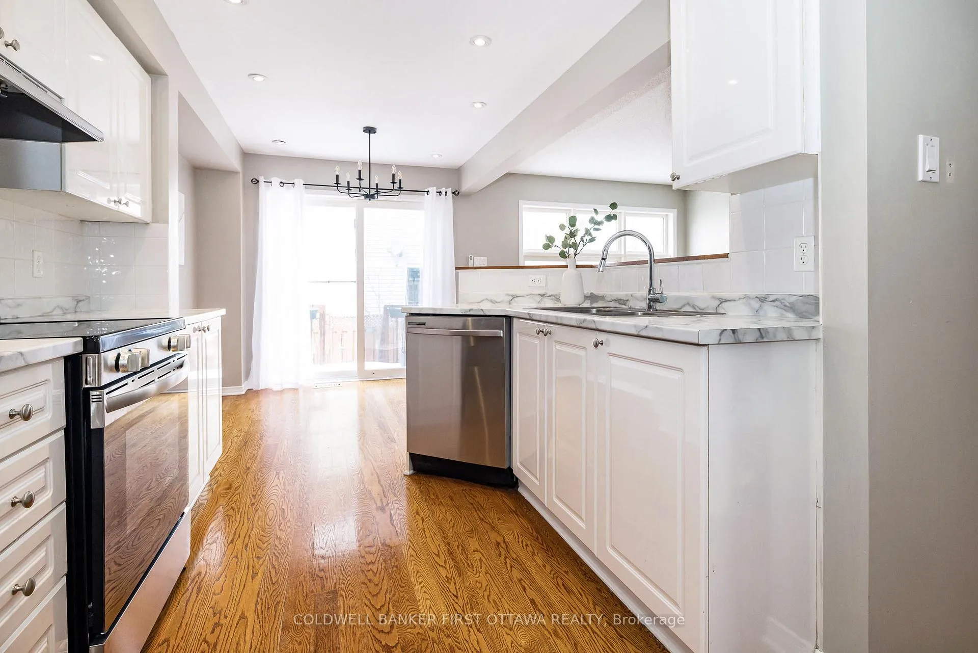 Photo 15 of 92 Deerfox Drive, Ottawa, Barrhaven - Longfields — HOMEH