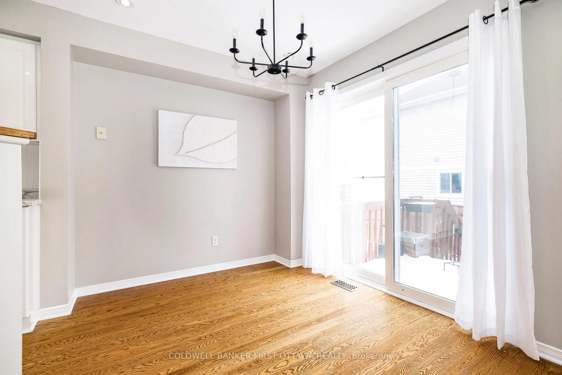Photo 16 of 92 Deerfox Drive, Ottawa, Barrhaven - Longfields — HOMEH