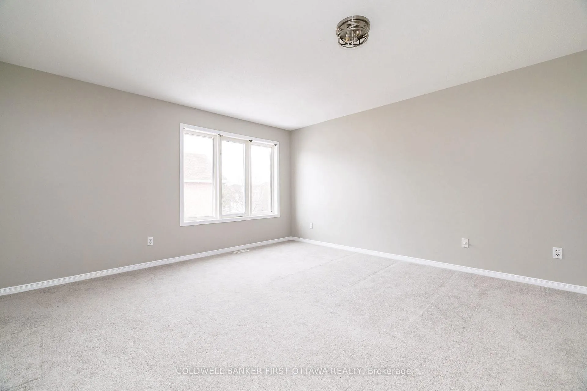 Photo 23 of 92 Deerfox Drive, Ottawa, Barrhaven - Longfields — HOMEH