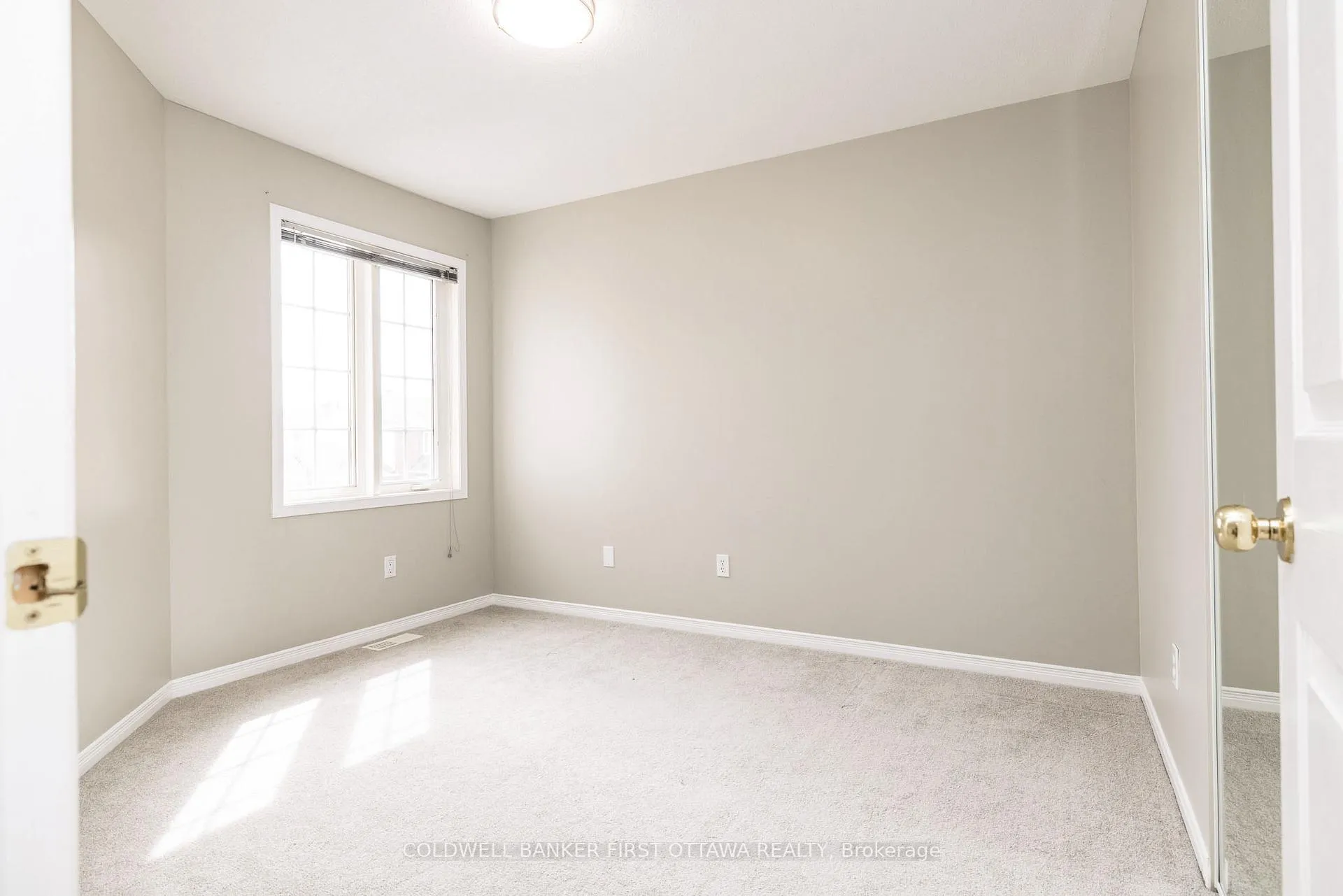 Photo 31 of 92 Deerfox Drive, Ottawa, Barrhaven - Longfields — HOMEH