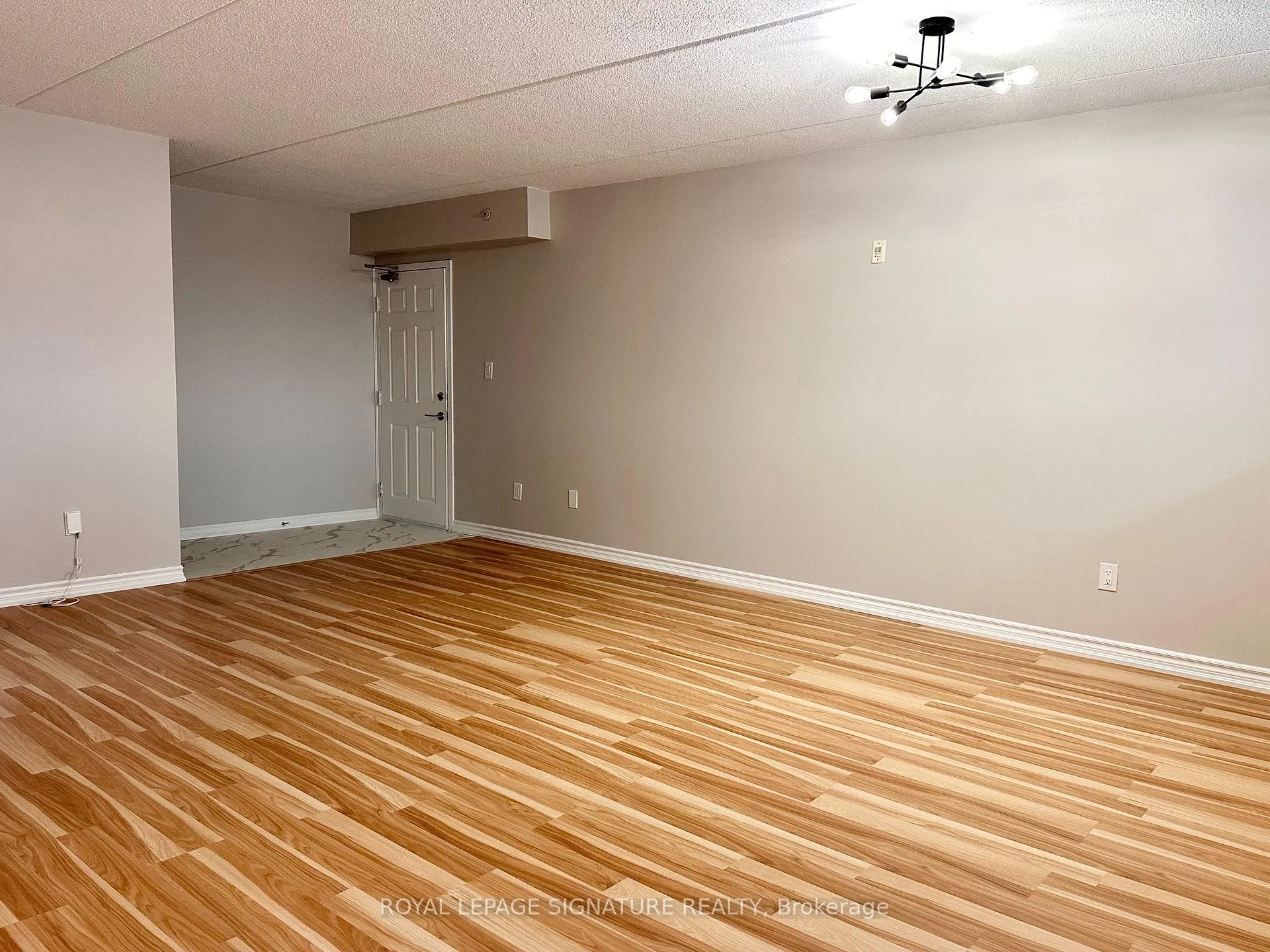 Photo 3 of Unit 305, 1491 Maple Avenue, Milton, Dempsey — HOMEH