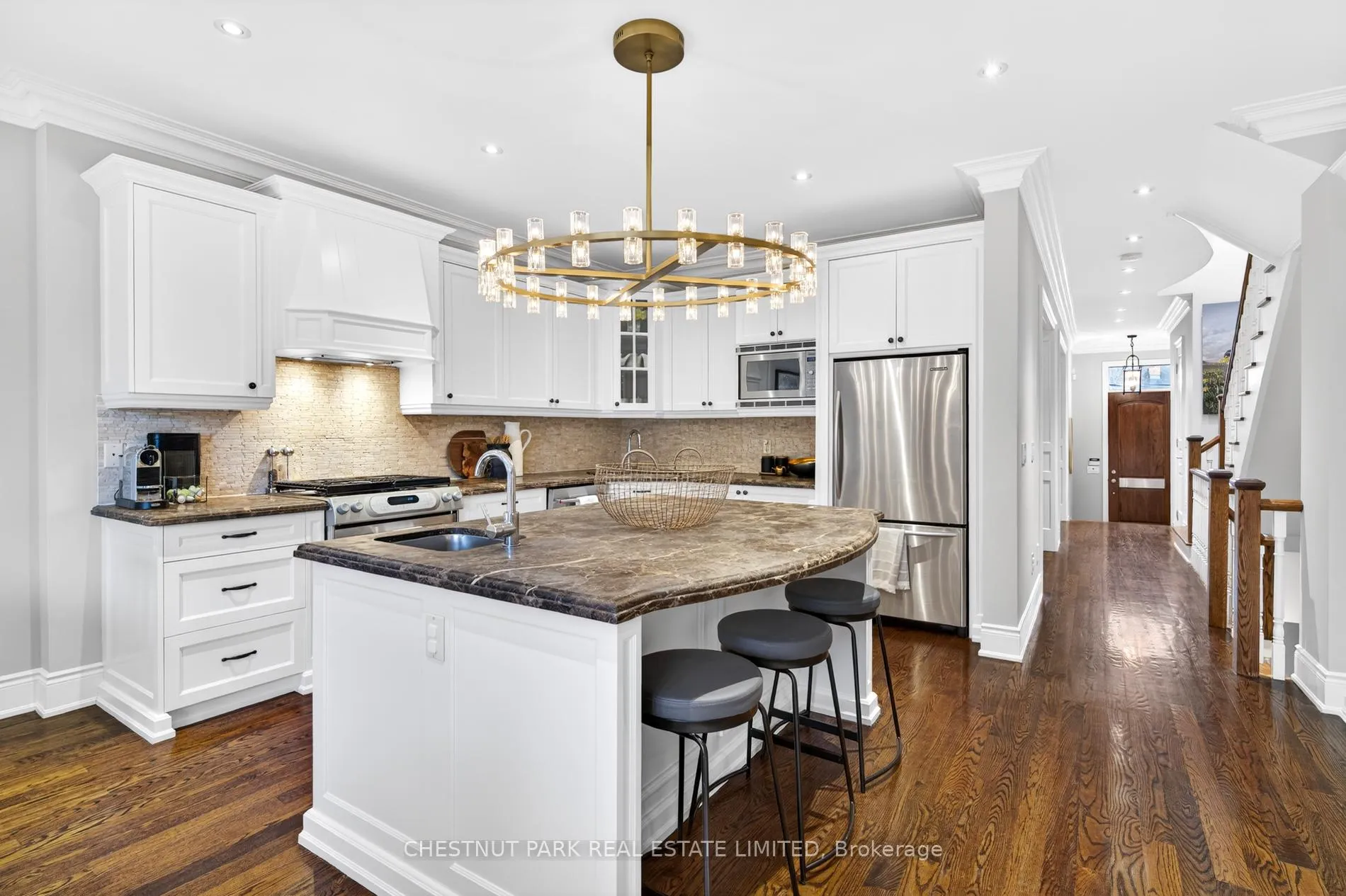 Photo 10 of 340 Belsize Drive, Toronto, Mount Pleasant East — HOMEH