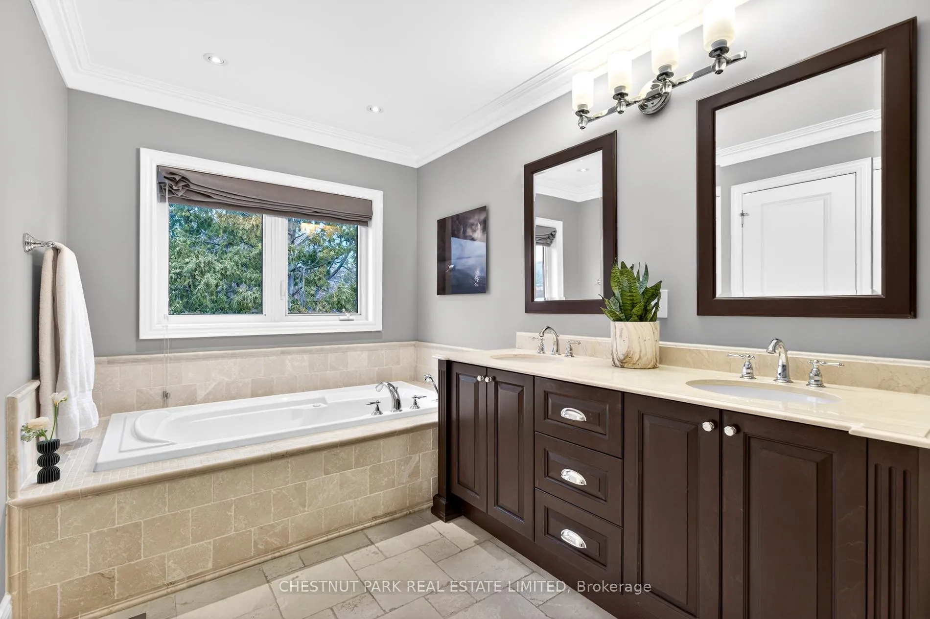 Photo 18 of 340 Belsize Drive, Toronto, Mount Pleasant East — HOMEH
