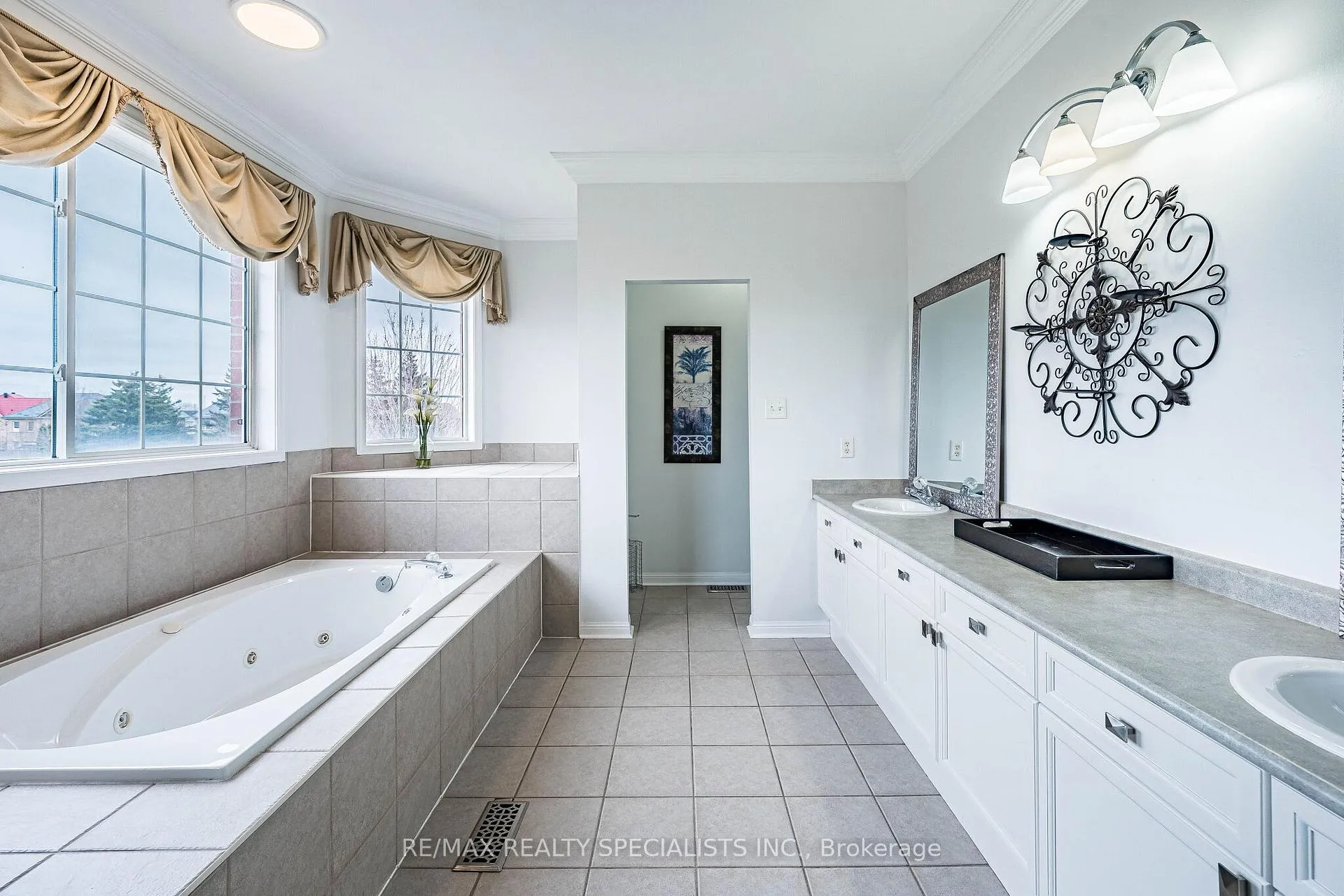 Photo 23 of 85 Bloomsbury Avenue, Brampton, Vales of Castlemore — HOMEH