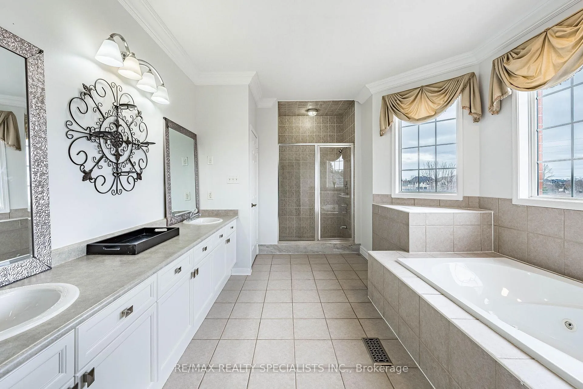 Photo 24 of 85 Bloomsbury Avenue, Brampton, Vales of Castlemore — HOMEH