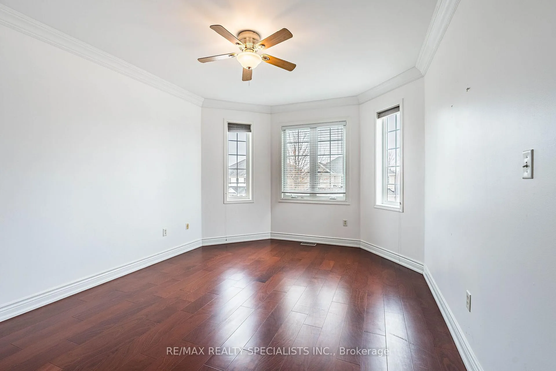 Photo 30 of 85 Bloomsbury Avenue, Brampton, Vales of Castlemore — HOMEH