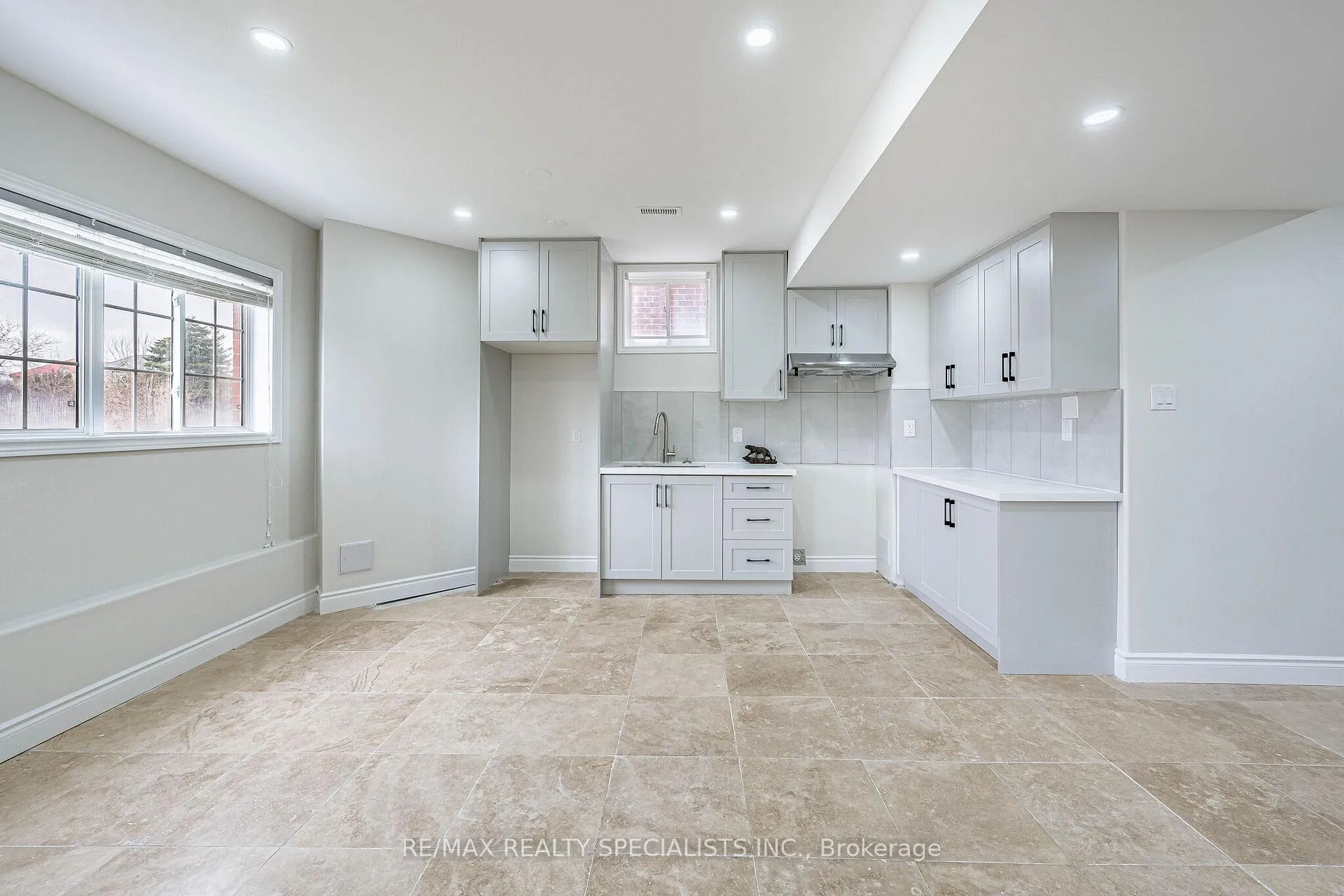 Photo 39 of 85 Bloomsbury Avenue, Brampton, Vales of Castlemore — HOMEH