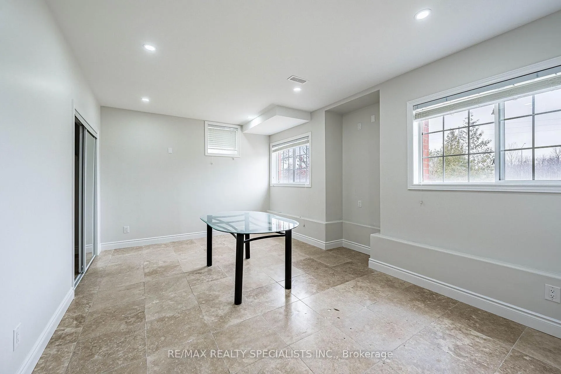 Photo 42 of 85 Bloomsbury Avenue, Brampton, Vales of Castlemore — HOMEH