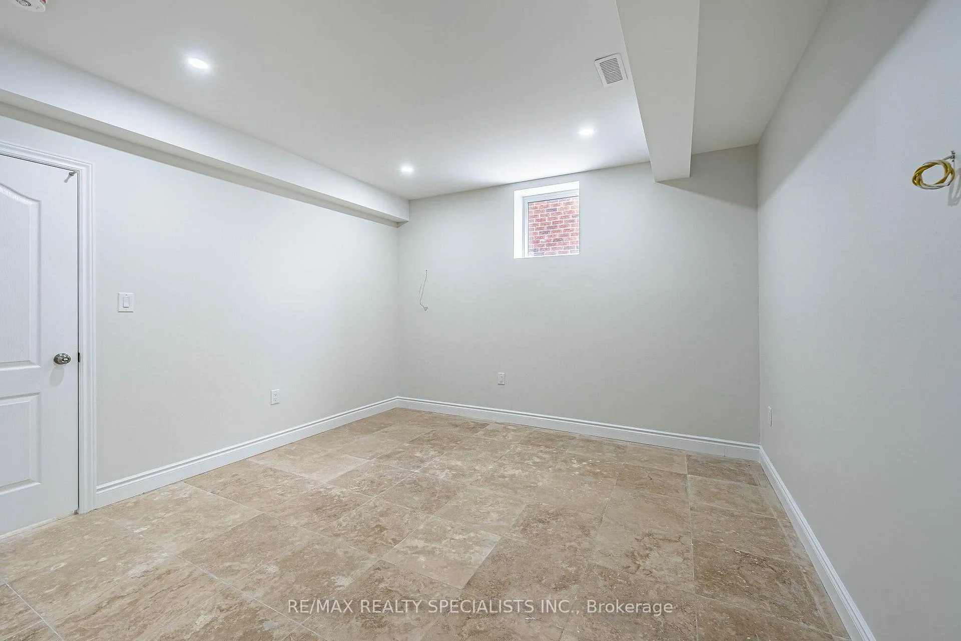 Photo 43 of 85 Bloomsbury Avenue, Brampton, Vales of Castlemore — HOMEH