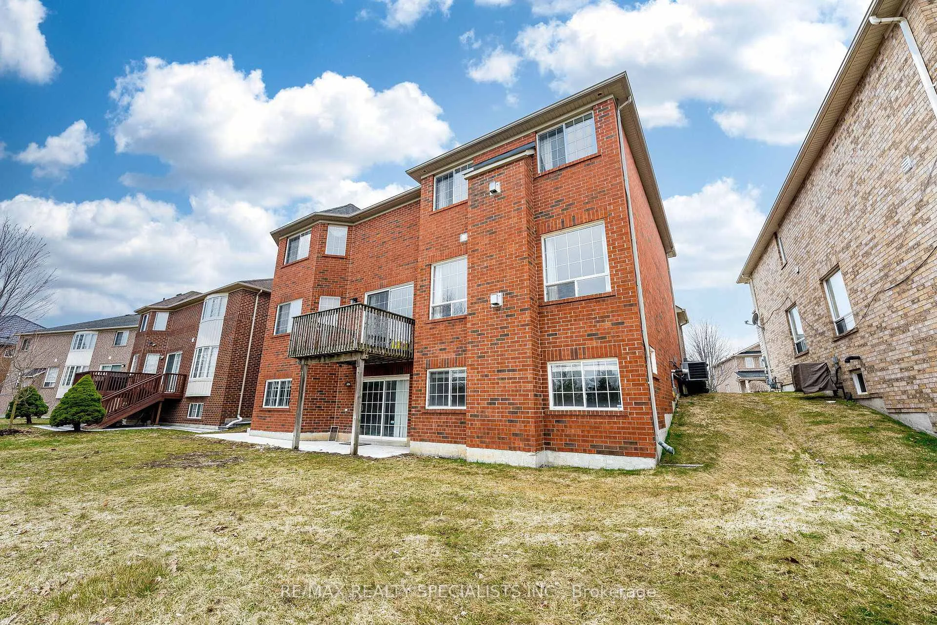 Photo 50 of 85 Bloomsbury Avenue, Brampton, Vales of Castlemore — HOMEH