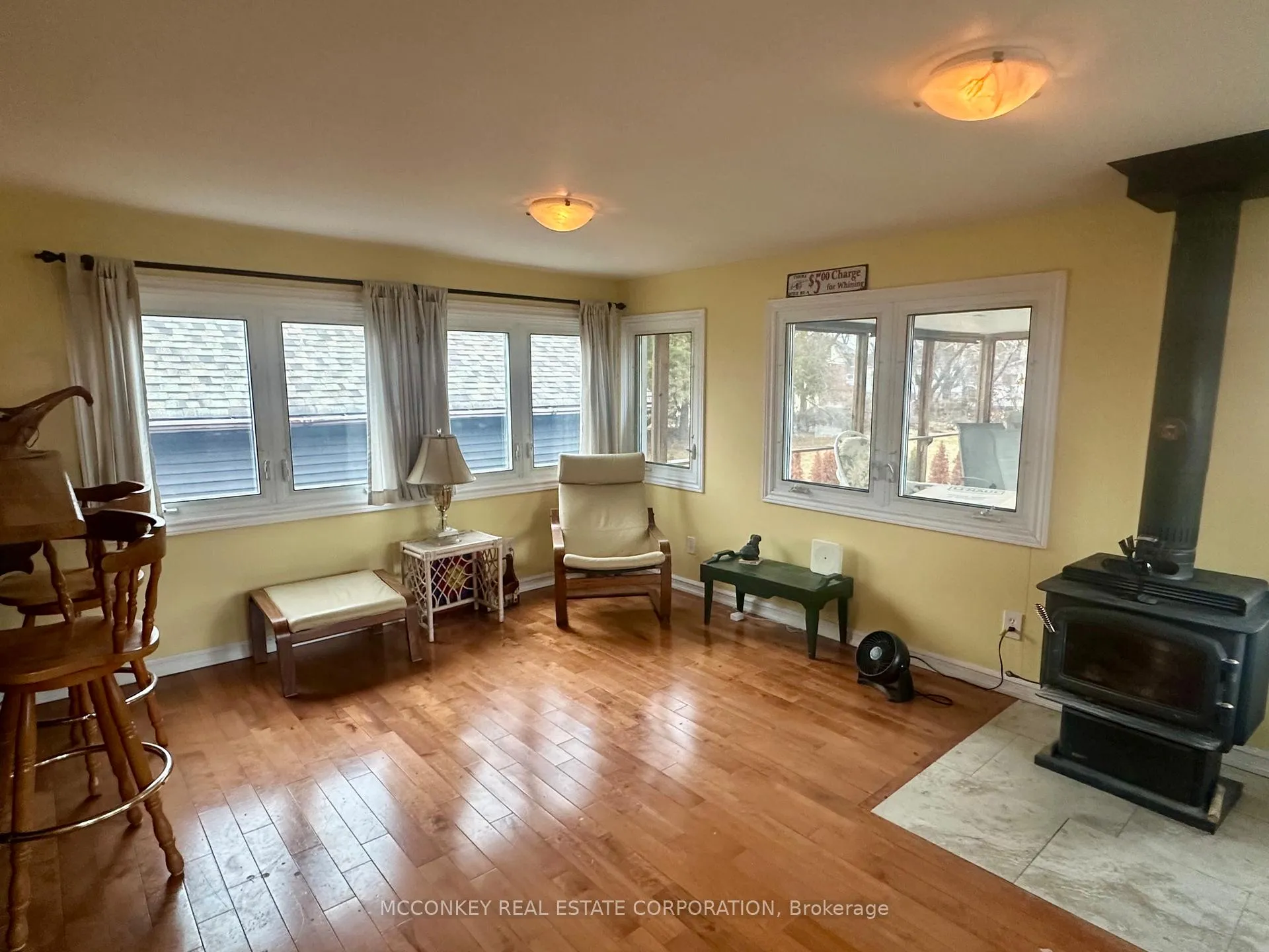 Photo 3 of 320 Mckellar Street, Peterborough, Otonabee Ward 1 — HOMEH