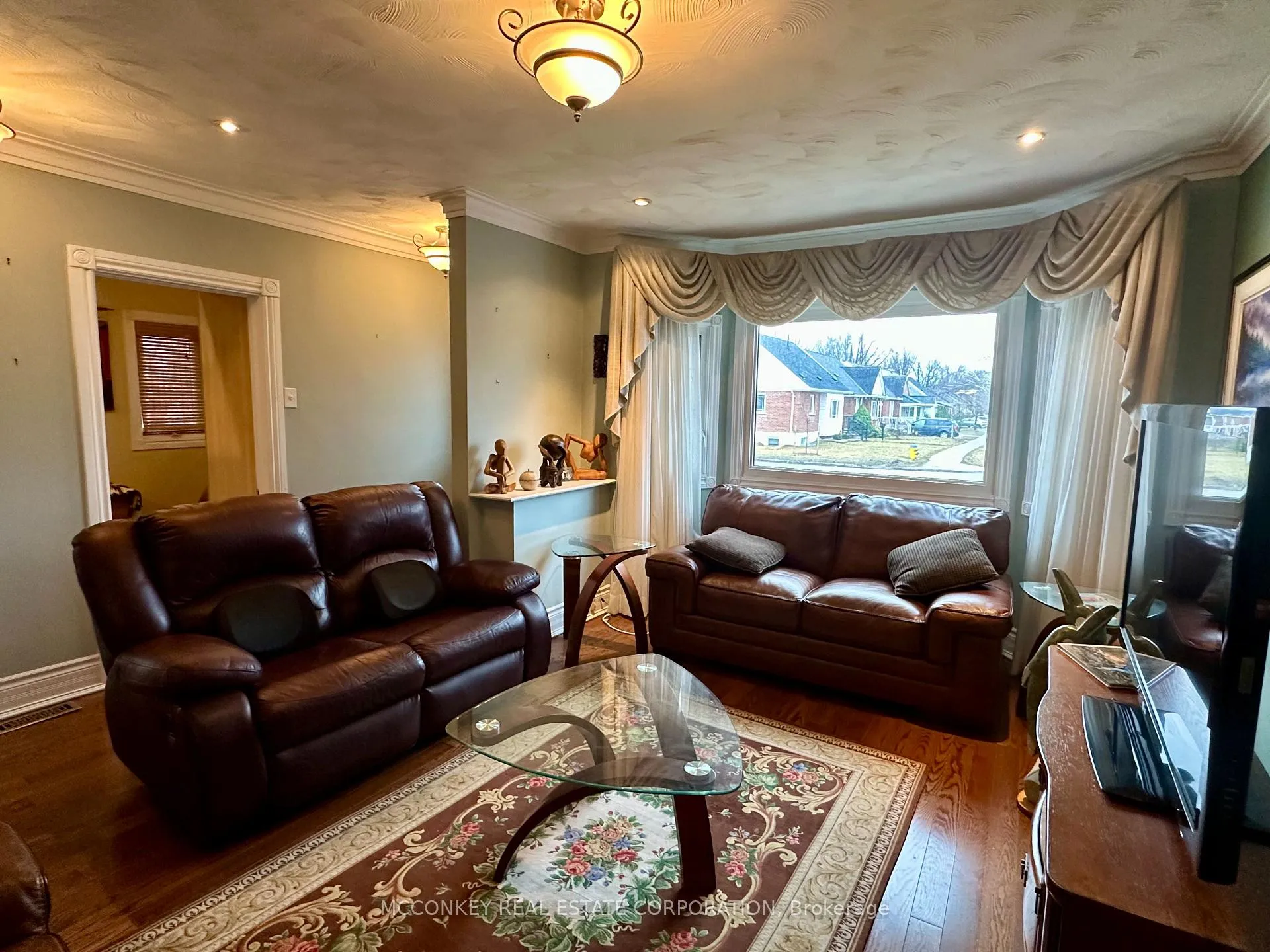 Photo 5 of 320 Mckellar Street, Peterborough, Otonabee Ward 1 — HOMEH