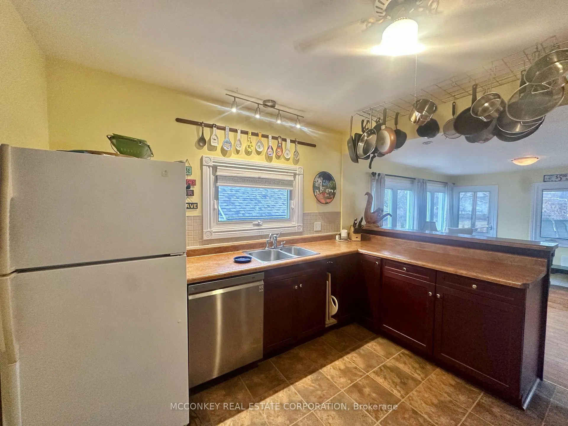 Photo 9 of 320 Mckellar Street, Peterborough, Otonabee Ward 1 — HOMEH
