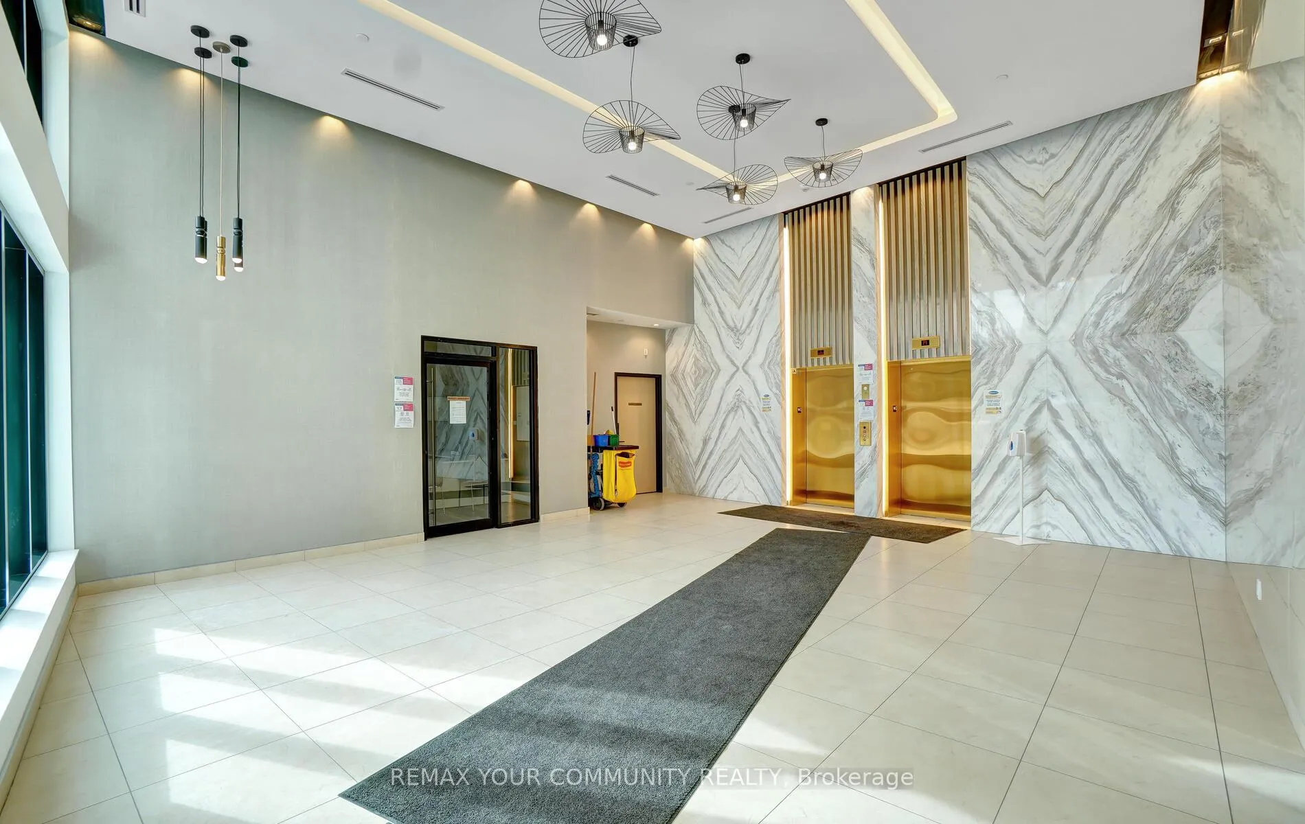 Photo 5 of Unit 718, 1 Belsize Drive, Toronto, Mount Pleasant West — HOMEH