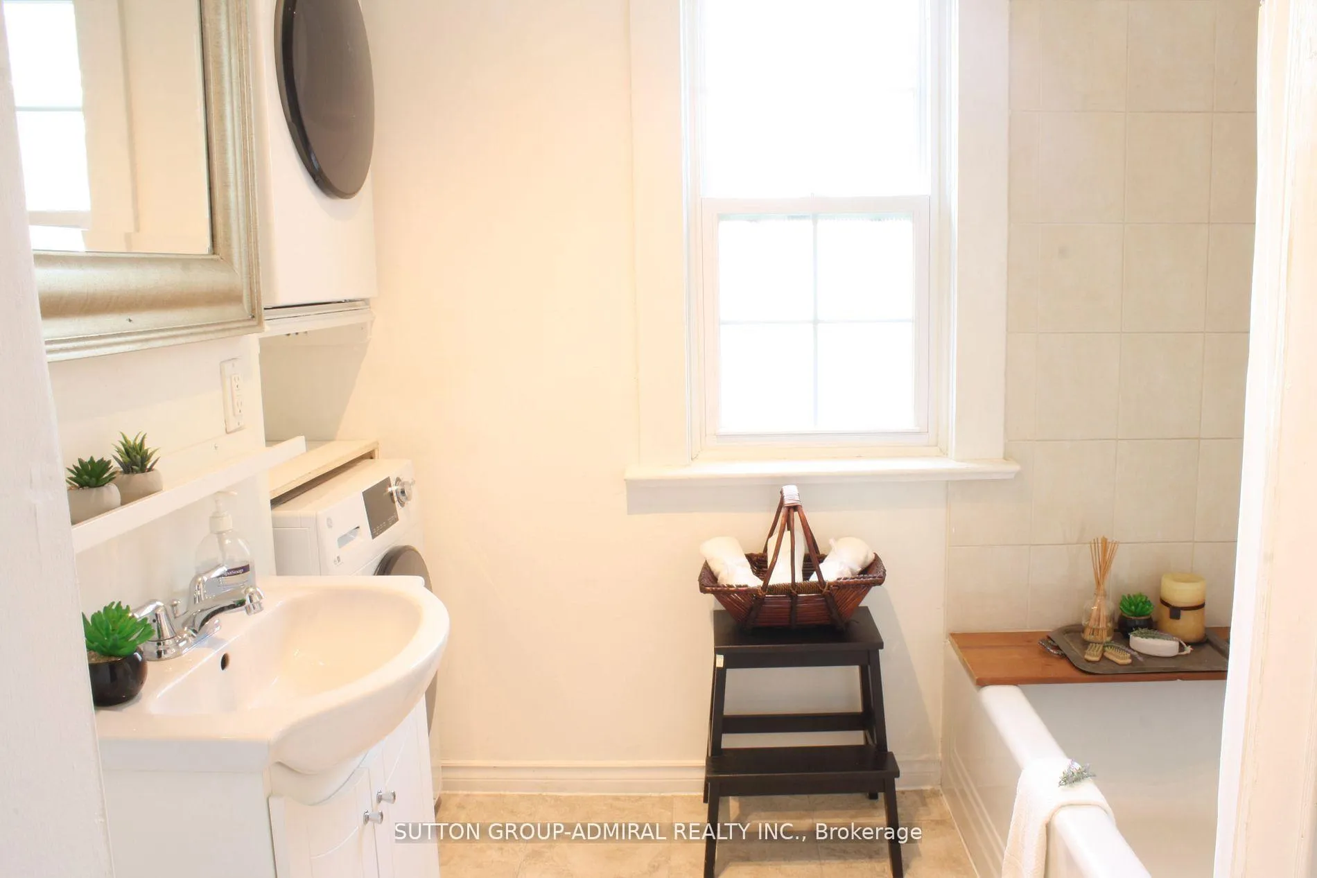 Photo 26 of 117 Bellhaven Road, Toronto, Woodbine Corridor — HOMEH