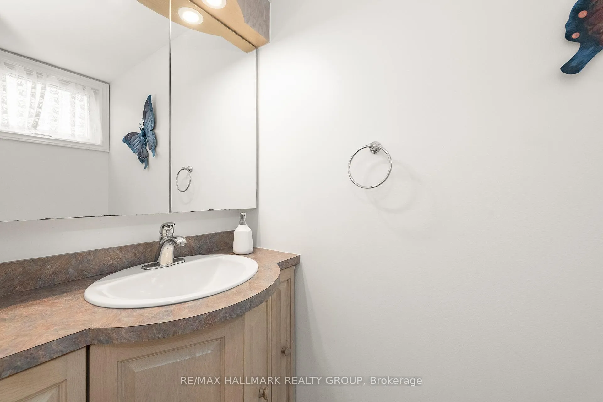 Photo 14 of 6380 St Louis Drive, Ottawa, Hiawatha Park/Convent Glen — HOMEH