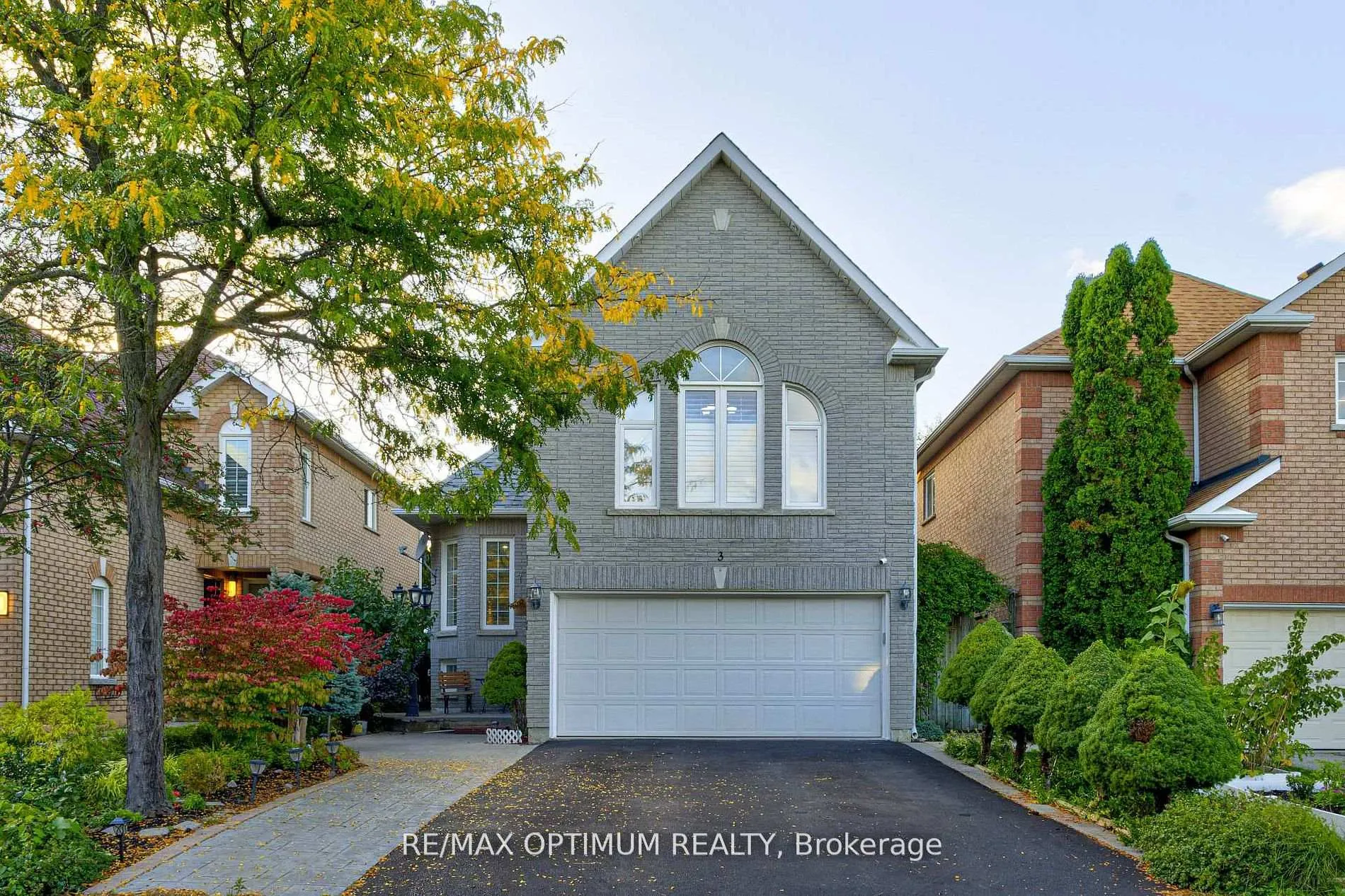 Photo 2 of 3 Sweet Briar Lane, Brampton, Snelgrove — HOMEH