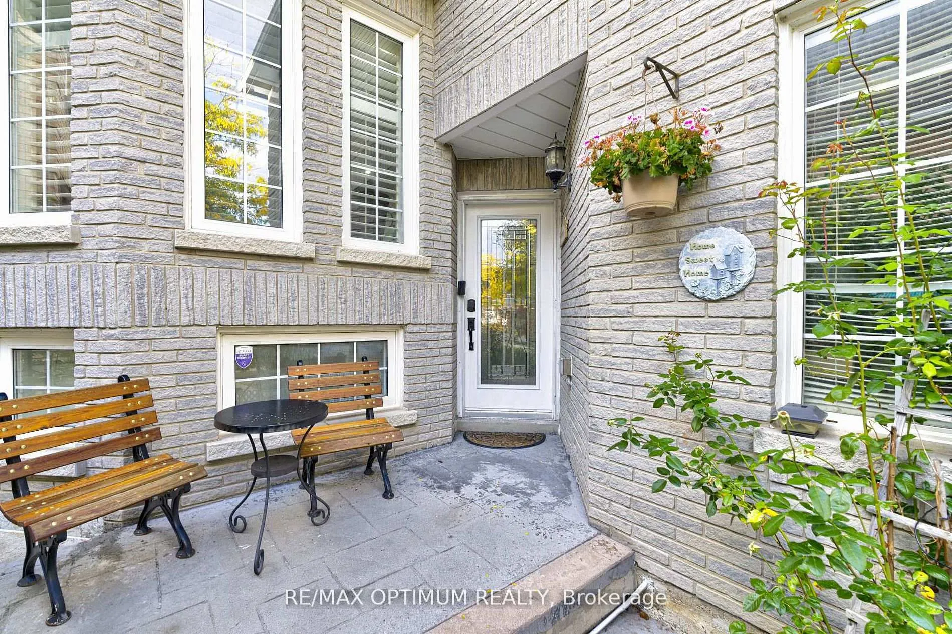 Photo 5 of 3 Sweet Briar Lane, Brampton, Snelgrove — HOMEH