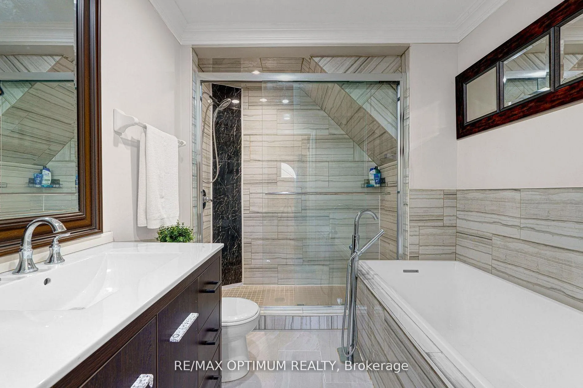 Photo 28 of 3 Sweet Briar Lane, Brampton, Snelgrove — HOMEH