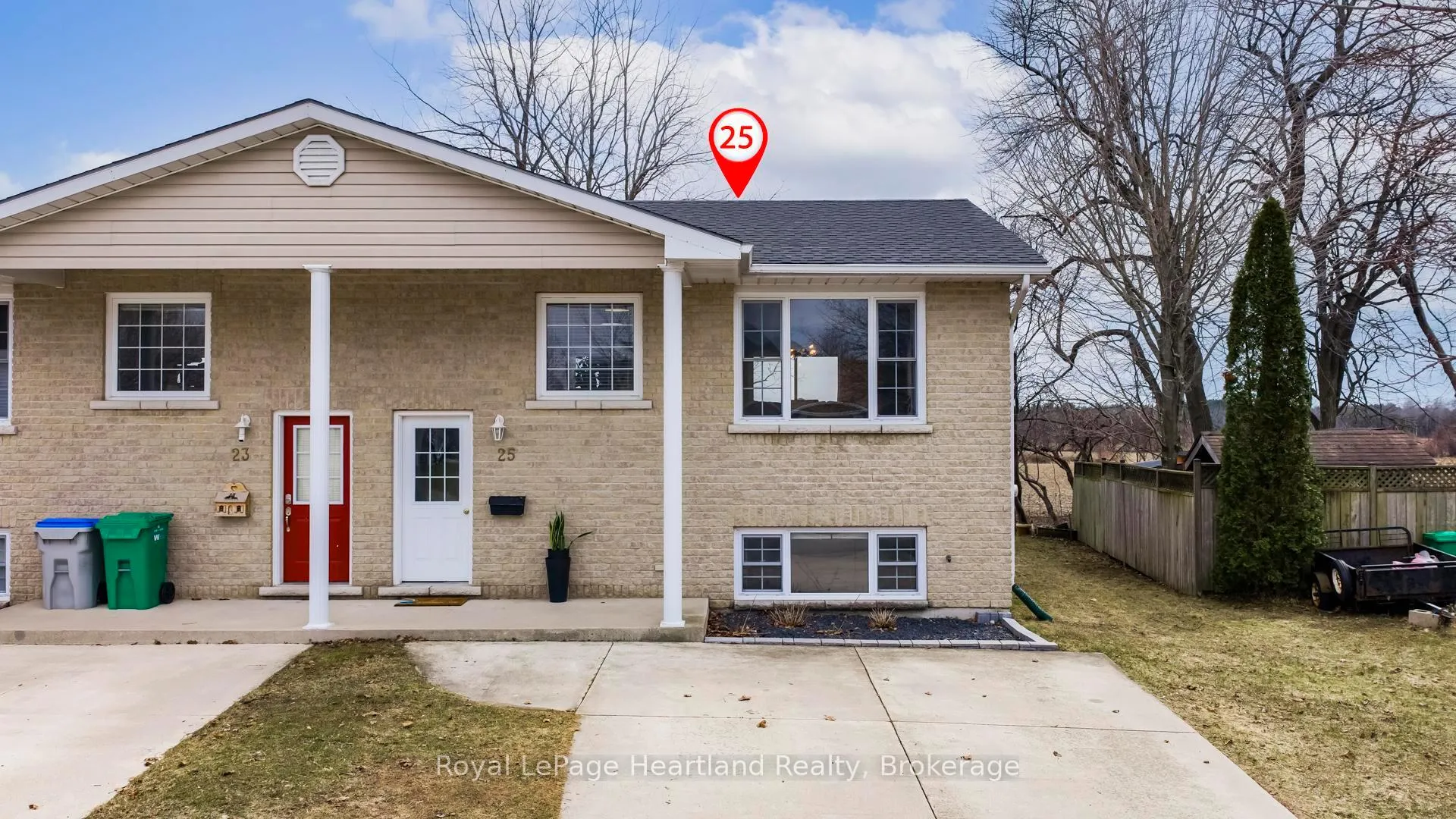 Photo 1 of 25 Lee Crescent, Goderich, Goderich (Town) — HOMEH