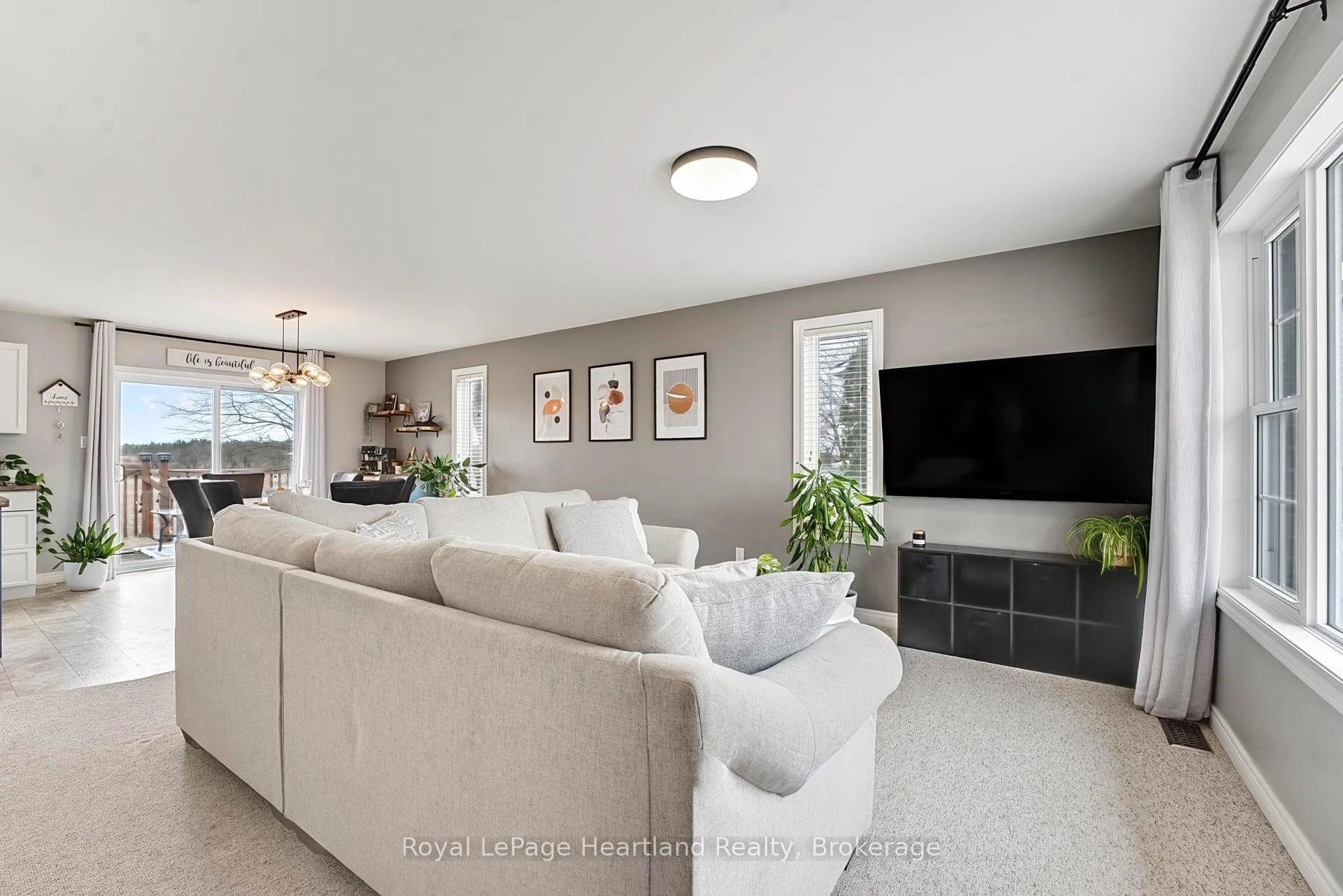 Photo 5 of 25 Lee Crescent, Goderich, Goderich (Town) — HOMEH